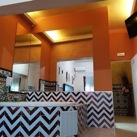 Hostal Avenida Andalucia - Solo Adultos Севілья Екстер'єр фото